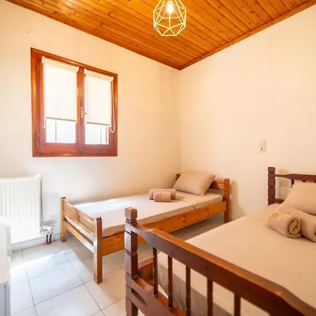 Cretan Country With Shared Pool 2 *